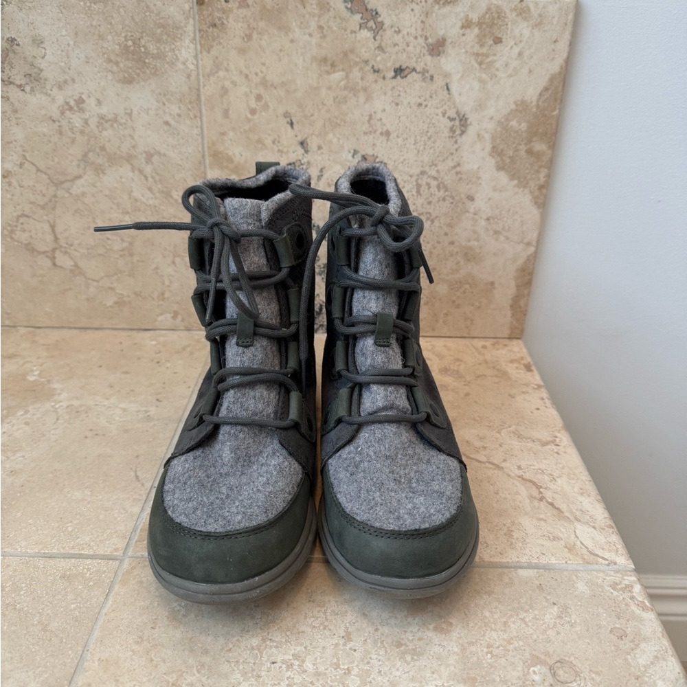Sorel Ankle Boots in Gray and Green